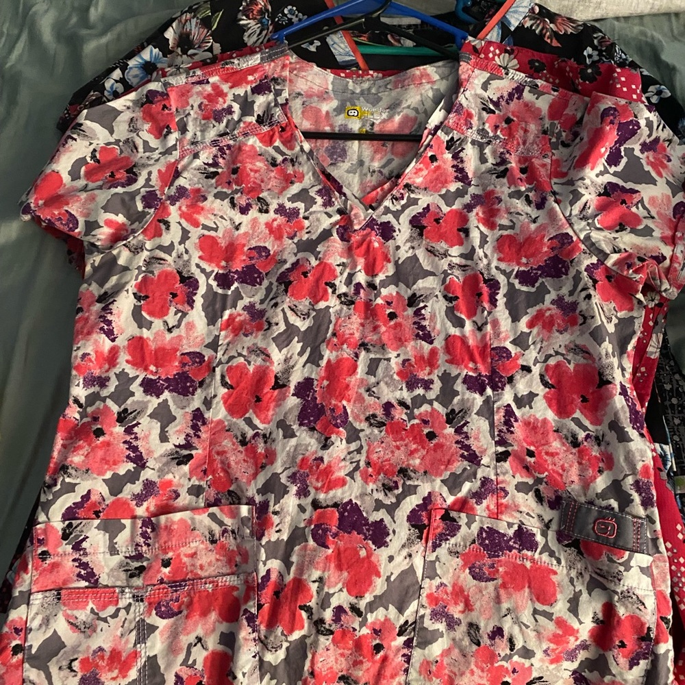 Med scrub top